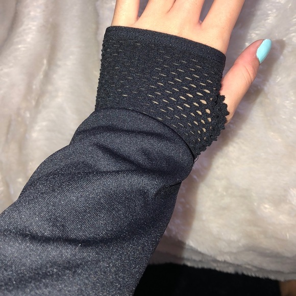 Fabletics Athletic Sweatshirt - Picture 3 of 3